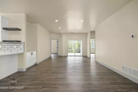 Living - 7254 E Riparian Loop, Palmer, AK 99645 photo 11 of 14
