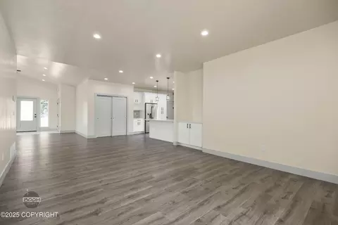 Living - 7254 E Riparian Loop, Palmer, AK 99645 photo 13 of 14