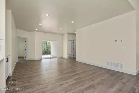 Living - 7254 E Riparian Loop, Palmer, AK 99645 photo 10 of 14