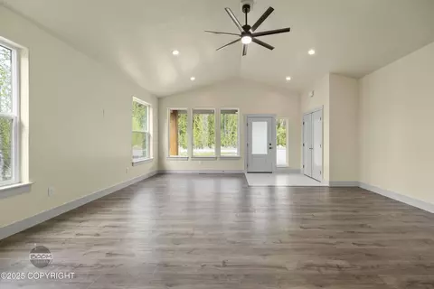 Living - 7254 E Riparian Loop, Palmer, AK 99645 photo 5 of 14