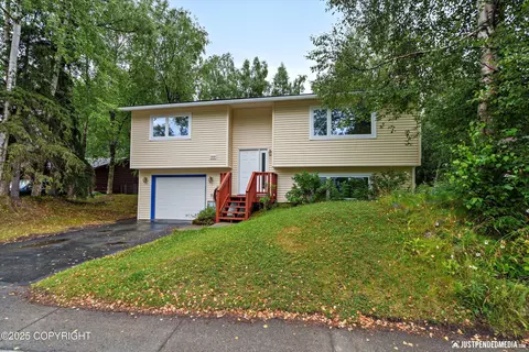 13530 Westwind Dr, Anchorage, AK 99516