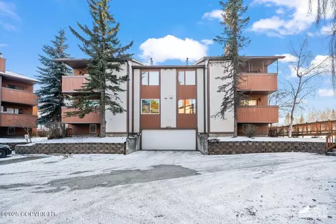 7250 Huntsmen Cir # 3-E, Anchorage, AK 99518