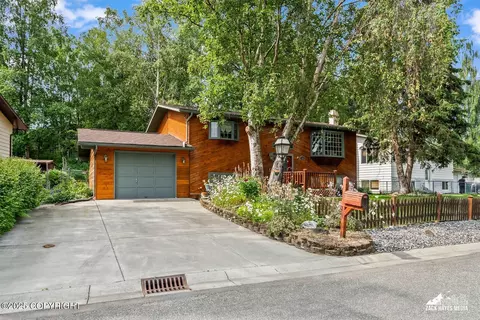 6924 Foothill Dr, Anchorage, AK 99504