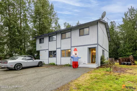 7811 Snow View Dr, Anchorage, AK 99507
