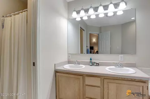 Bath - 10921 Adanak Cir, Eagle River, AK 99577 photo 4 of 5