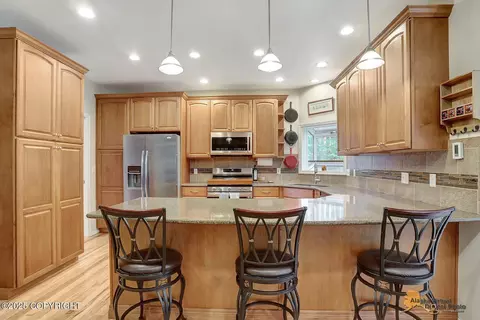 Kitchen - 10921 Adanak Cir, Eagle River, AK 99577 photo 3 of 5
