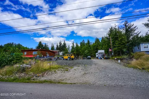 6412 B St, Klawock, AK 99925