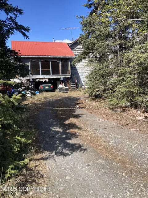 16465 E Walden Rd, Palmer, AK 99645
