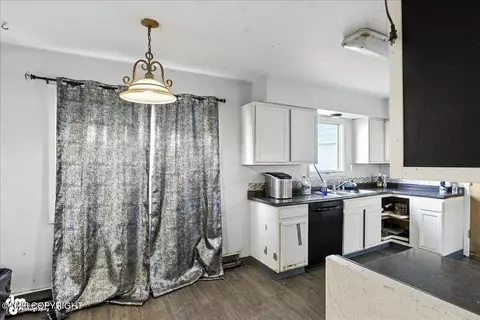 Kitchen - 6119 E 12th Ave, Anchorage, AK 99504 photo 4 of 5