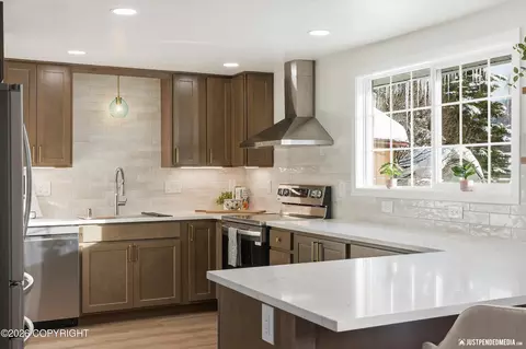Kitchen - 1415 Twining Dr, Anchorage, AK 99504 photo 2 of 7