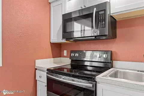 Kitchen - 501 E 13th Ave # 25, Anchorage, AK 99501 photo 4 of 6