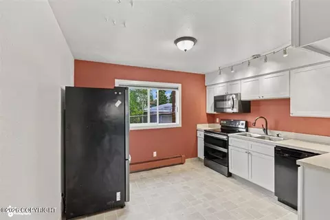 Kitchen - 501 E 13th Ave # 25, Anchorage, AK 99501 photo 1 of 6