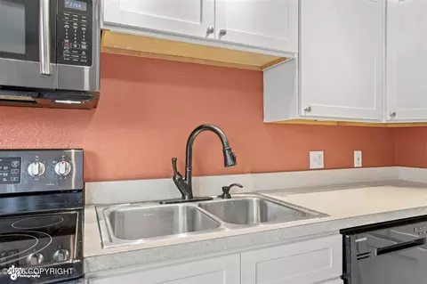 Kitchen - 501 E 13th Ave # 25, Anchorage, AK 99501 photo 3 of 6