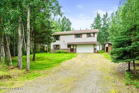 13914 W Sunrise Dr, Big Lake, AK 99623