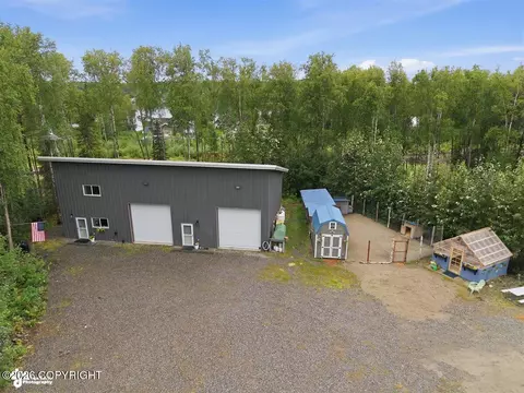 8905 N Mike Ardaw Rd, Willow, AK 99688
