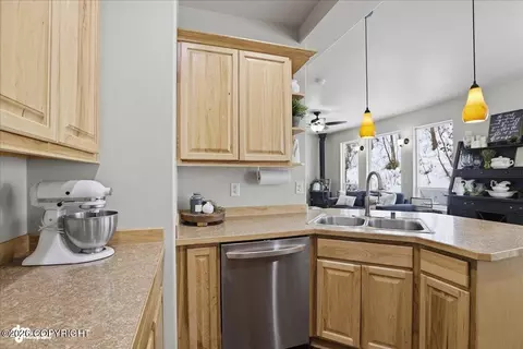 Kitchen - 16941 Ludlow Cir, Eagle River, AK 99577 photo 5 of 5