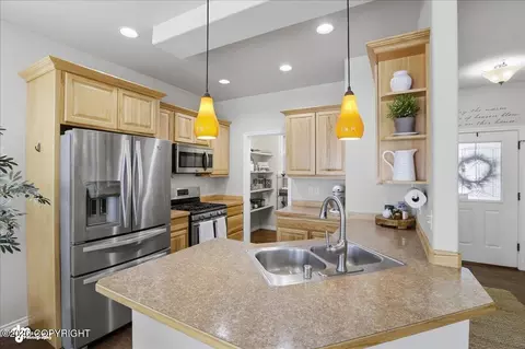 Kitchen - 16941 Ludlow Cir, Eagle River, AK 99577 photo 1 of 5