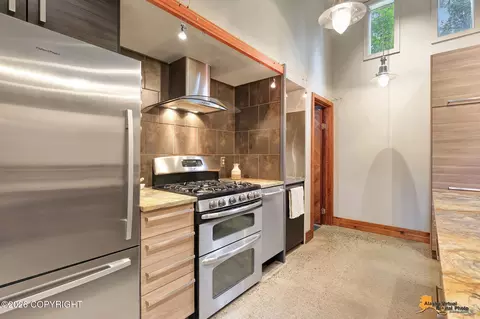 Kitchen - 19042 Baidarka St, Chugiak, AK 99567 photo 4 of 9