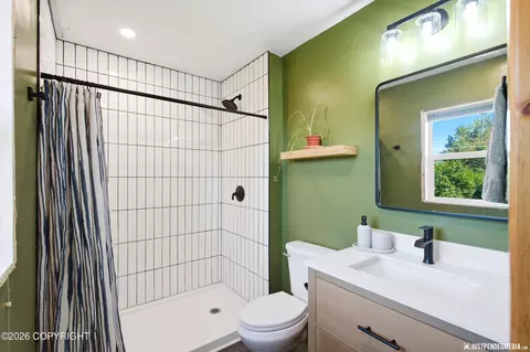 Bath - 13100 Saunders Rd, Anchorage, AK 99516 photo 3 of 4