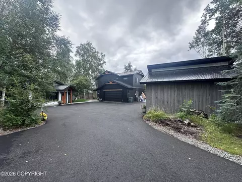 2983 S Horseshoe Lake Rd, Big Lake, AK 99652