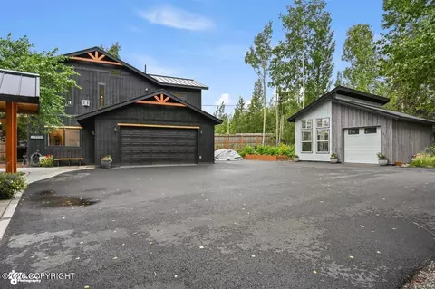 2893 S Horseshoe Lake Rd, Big Lake, AK 99652