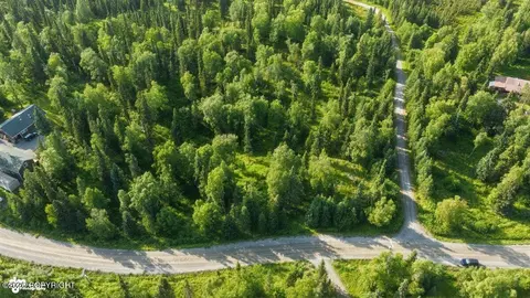 53330 Stol Rd, Clam Gulch, AK 99568