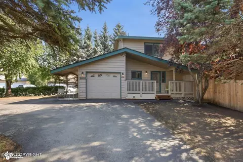 3031 Bridle Ln, Anchorage, AK 99517
