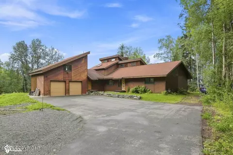 21112 Oberg Rd, Chugiak, AK 99567