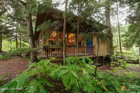 263 Hottentot Mind Rd, Girdwood, AK 99587