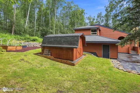 Exterior - 27336 Golden Eagle Ct, Chugiak, AK 99567 photo 6 of 10