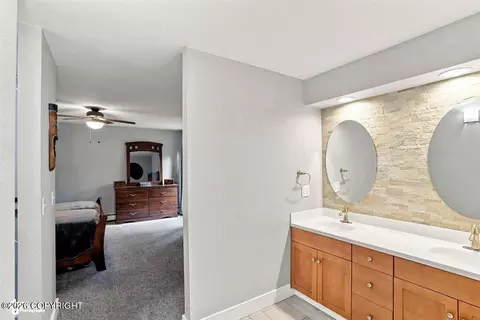 Bath - 27336 Golden Eagle Ct, Chugiak, AK 99567 photo 2 of 4