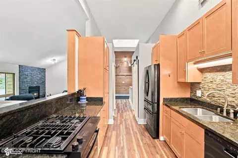 Kitchen - 27336 Golden Eagle Ct, Chugiak, AK 99567 photo 5 of 5