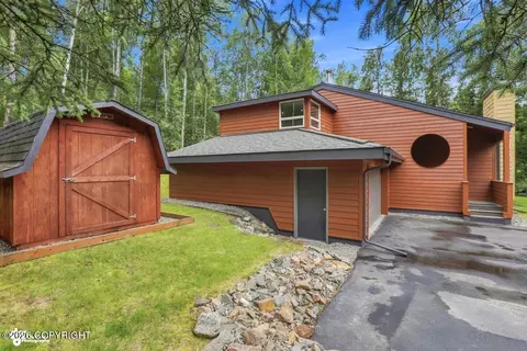 Exterior - 27336 Golden Eagle Ct, Chugiak, AK 99567 photo 5 of 10