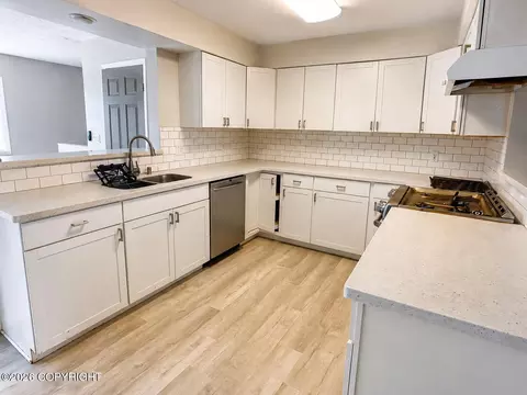 Kitchen - 4336 E 6th Ave, Anchorage, AK 99508 photo 1 of 2