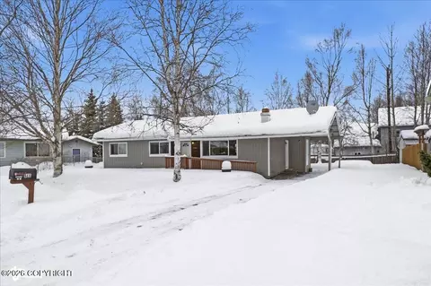 2521 Lyvona Ln, Anchorage, AK 99502
