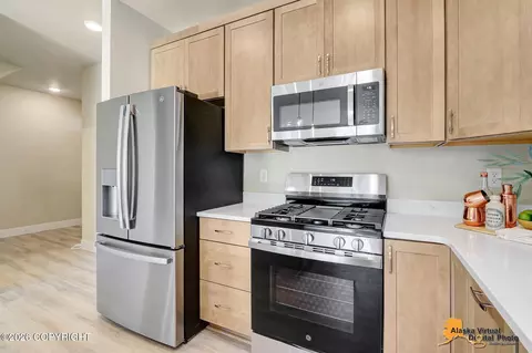 Kitchen - 13081 Chase Cir, Eagle River, AK 99577 photo 6 of 8