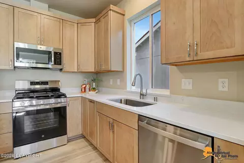 Kitchen - 13081 Chase Cir, Eagle River, AK 99577 photo 5 of 8