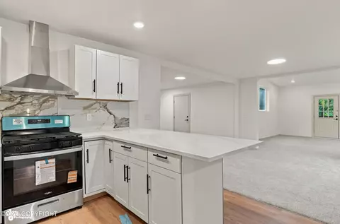 Kitchen - 18045 Mendenhall St, Eagle River, AK 99577 photo 12 of 12