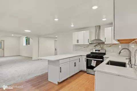 Kitchen - 18045 Mendenhall St, Eagle River, AK 99577 photo 3 of 12