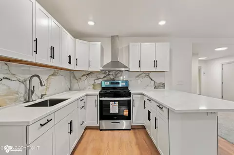 Kitchen - 18045 Mendenhall St, Eagle River, AK 99577 photo 10 of 12