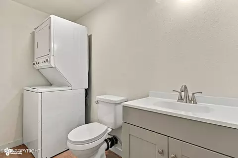 Bath - 18045 Mendenhall St, Eagle River, AK 99577 photo 4 of 8