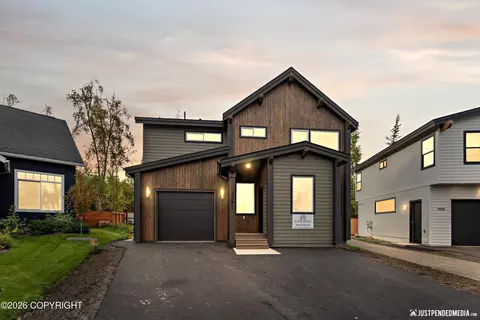 9191 Chapelle Cir, Anchorage, AK 99518