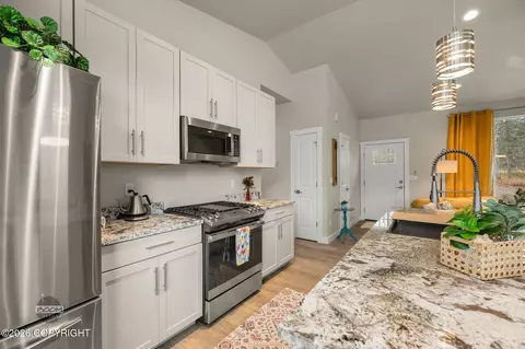 Kitchen - 17620 Birchtree St, Chugiak, AK 99567 photo 4 of 8