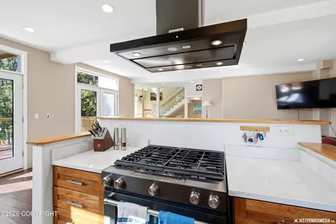 Kitchen - 325 E 11th Ave, Anchorage, AK 99501 photo 4 of 5