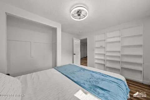Bedroom - 354 Pine St, Anchorage, AK 99508 photo 5 of 5