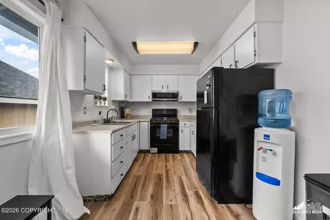 Kitchen - 354 Pine St, Anchorage, AK 99508 photo 1 of 2