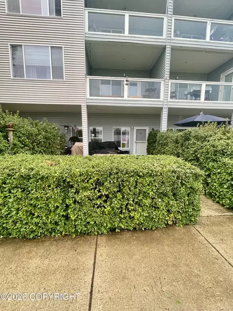 3500 S Peninsula Dr #102, Big Lake, AK 99623