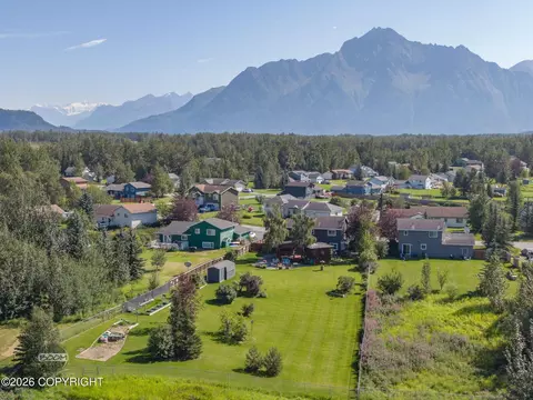 11619 E Annie Ln, Palmer, AK 99645