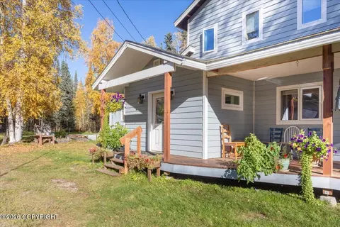 6897 No Name Ln, Fairbanks, AK 99712