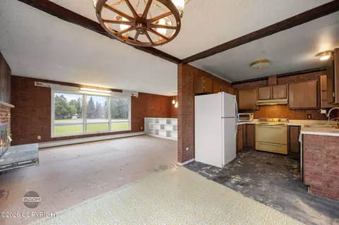 Living - 7007 E 16th Ave, Anchorage, AK 99504 photo 11 of 11